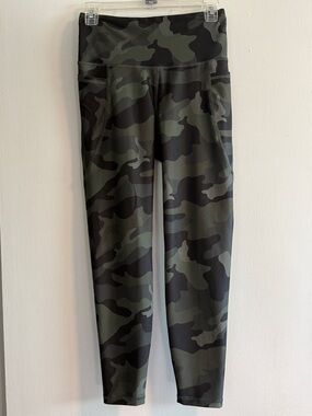 Old Navy Olive & Black Camo Leggings